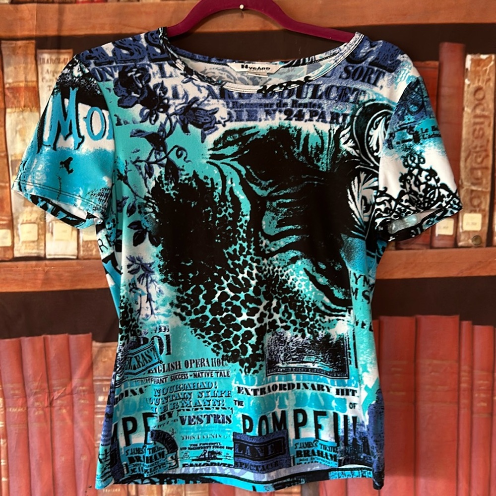 Nygard Collection Travel Print Top M Turquoise Graphic Tee